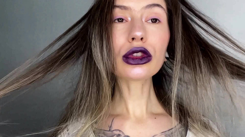 Rarible Diamond: Sexy Girl Spitting Slow Mo 2