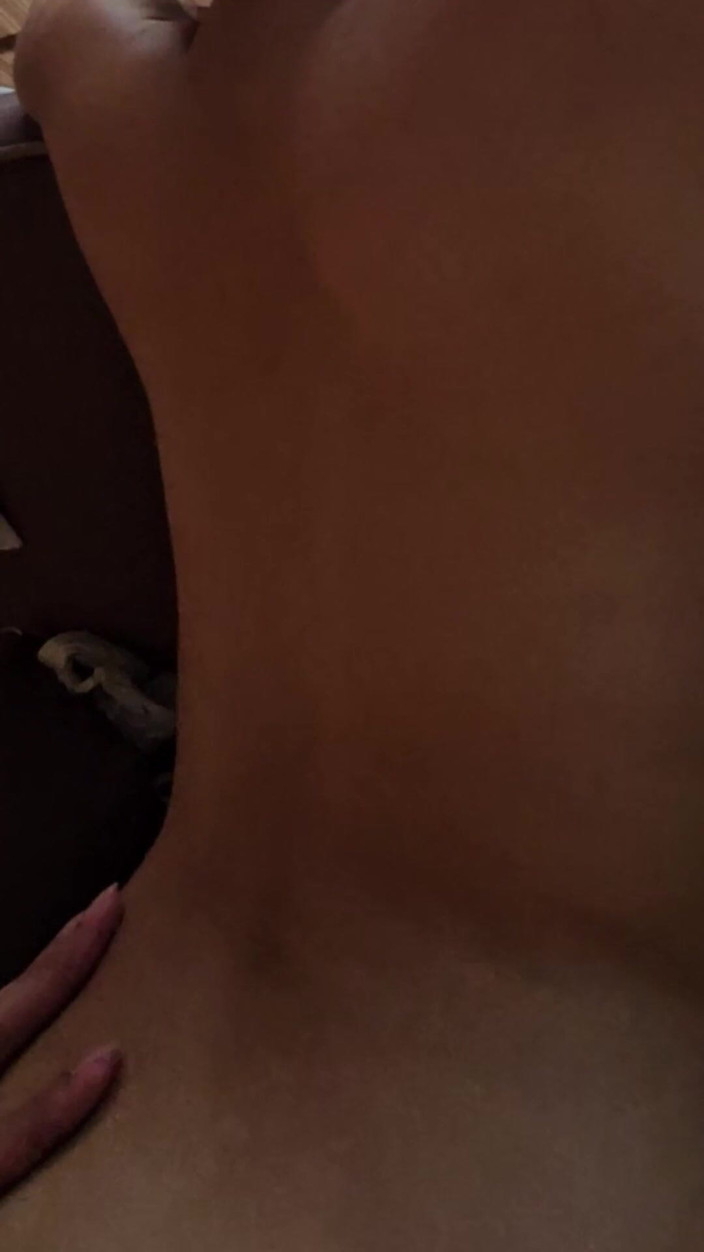 DaddyLikesItPetite: ピネイ・プティットがリゾートホテルのビューでたくさんセックスをする