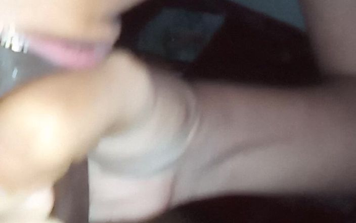 madusanka115: Le tette della mia ragazza si masturbano