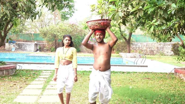 Kamasutra61: Une Indienne se fait baiser par son copain