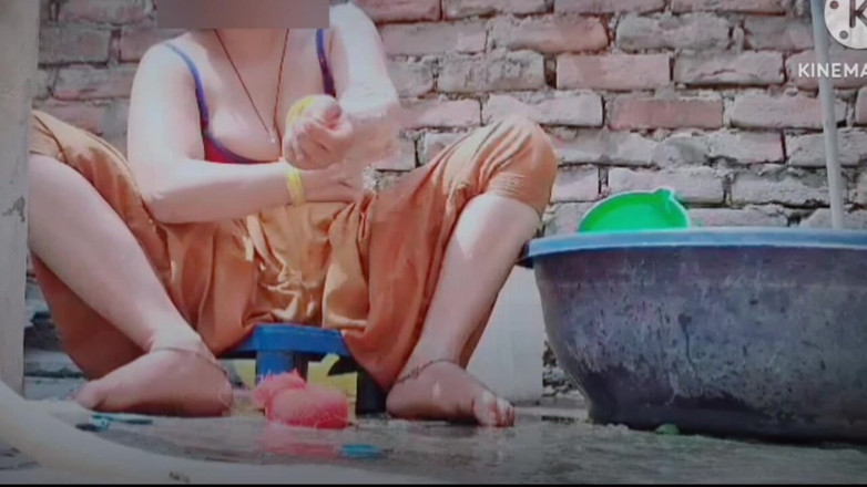 TricolorMusic3: Video comel panas panas – awek panas bermandi