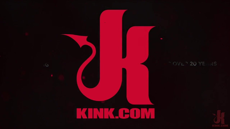 Families Tied by Kink: Atouts familiaux : une demi-sœur au cœur froid s’échauffe à la bite...