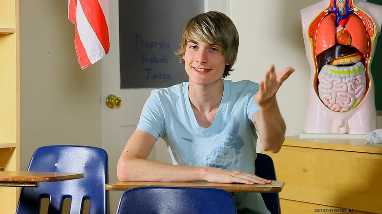 Teach Twinks: La bombasse Preston Andrews a quelques choses à partager