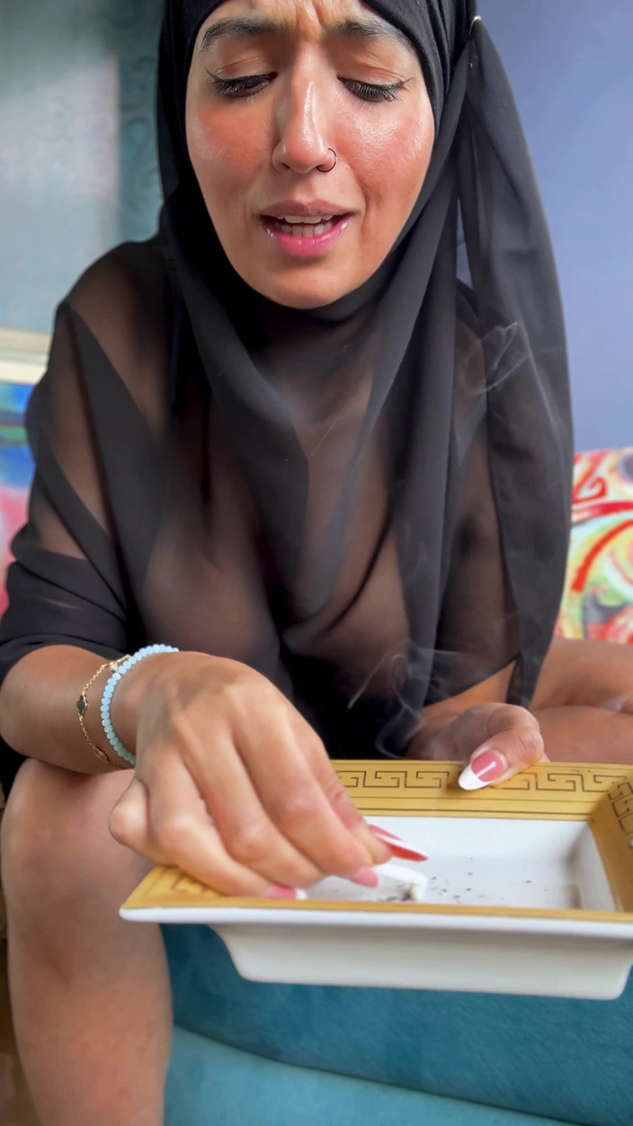 Aaliyah Yasin: สลัทฮิญาบ ทำเธอเป็นที่เขี่ยบุหรี่แล้วแตกน้ำพุ่ง