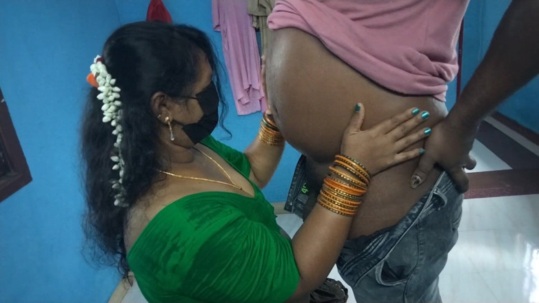 Tamil lesbian: Sesso con il proprietario della casa. parola sexy bollente