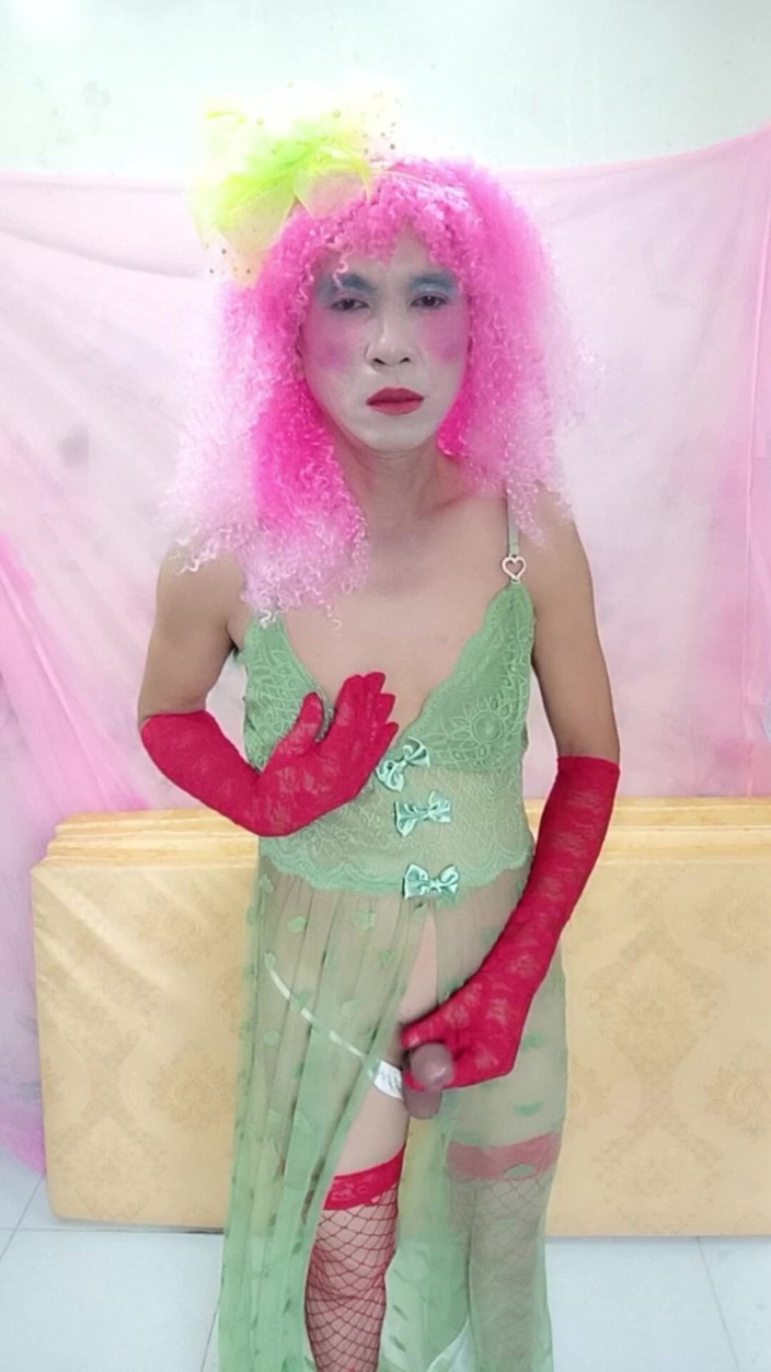 nguyen dang thien tri: Oanh Le Shemale Wearing Sexy Porn Selfie