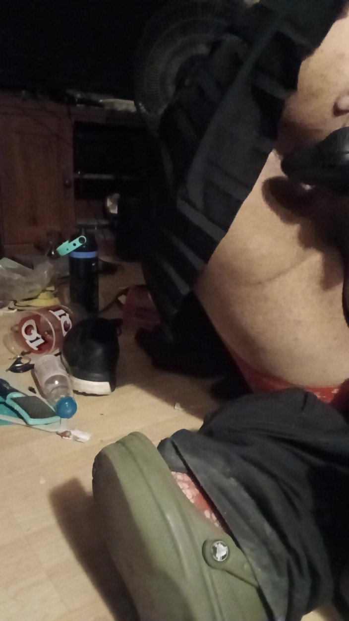 SissysubNver2late: Czas na zabawę po tym, jak ojczym rozładował się we...