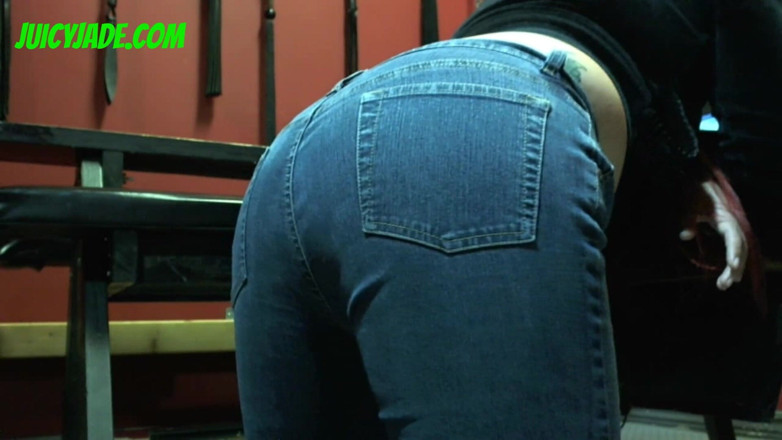 JasmineJade: Ignoring you in my new jeans