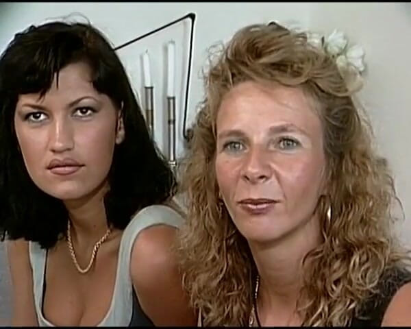 German Homemade: Two Hot German Bitches Sucks Big Dick and Share Sperm