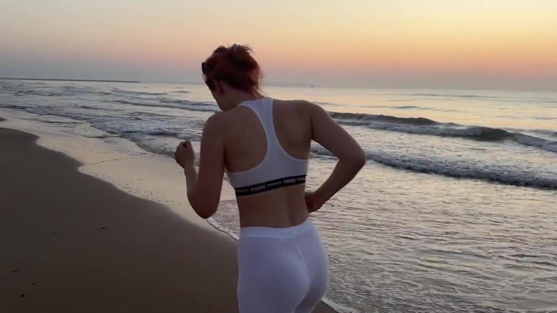 Sheryl X Sinclair: Nackte masturbation auf dem meer!