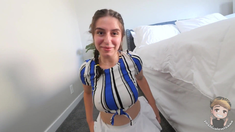 Taboolu: Chloe Kreams - stepsis gets stuck and i fuck her tight...