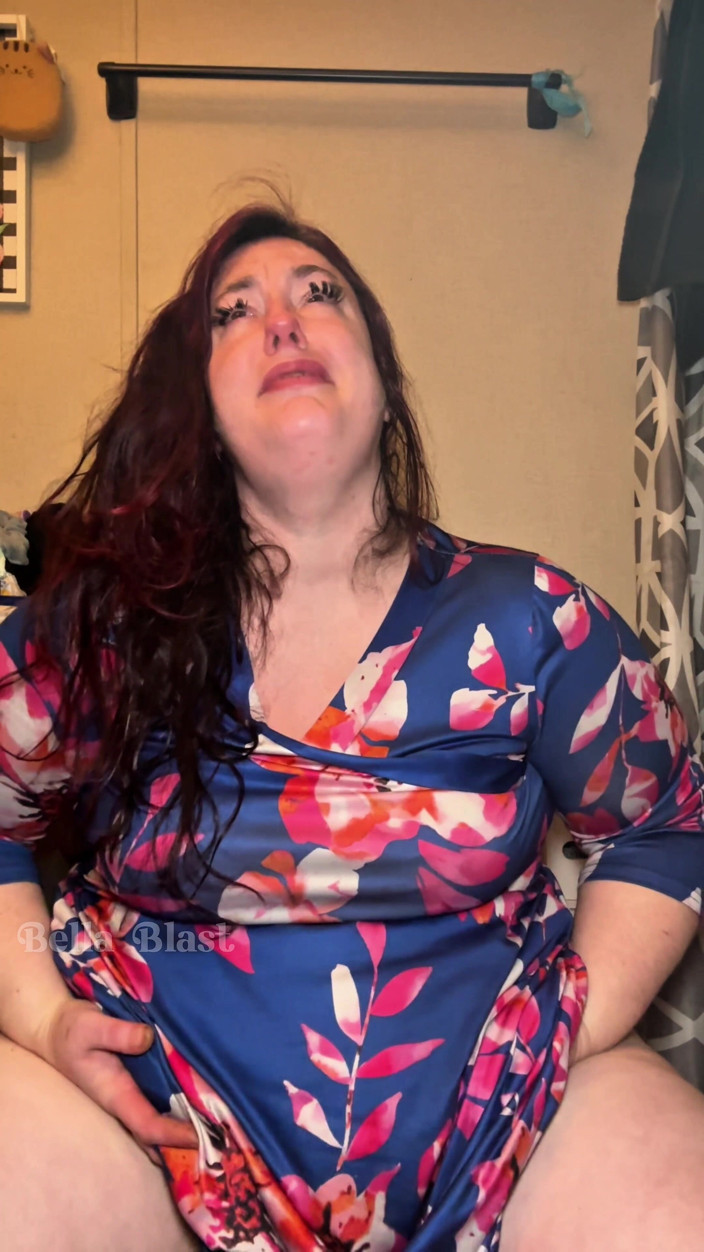 BellaBlast: Toilet Soaked, Fart and Plops with Big Ass Show Finale...