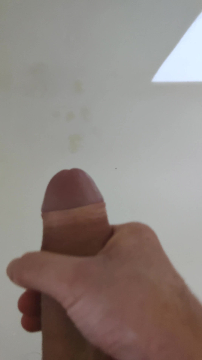 Peanuts_69: Après-midi, éjaculation et pipi