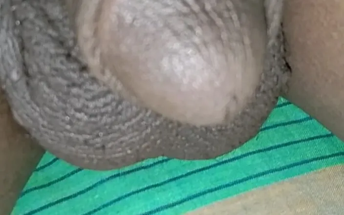 Dickrubbing: Homemade Cock Show