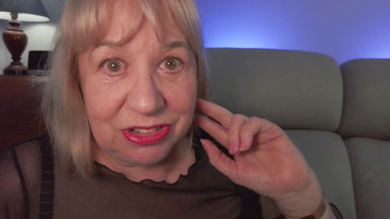 Dirty Doctors Clips - Solo Mature Playtime: Playing Solo on the Couch