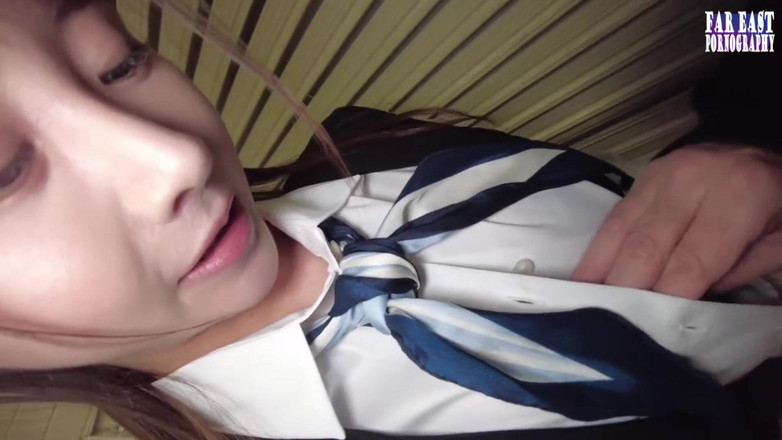 Far East pornography: Mistress gulp trail in un appuntamento selvaggio esposto inzuppato in...