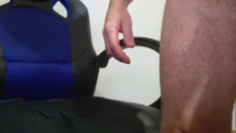 Jordance: Piękny włoski kutas wytryskuje w biurze dla ciebie