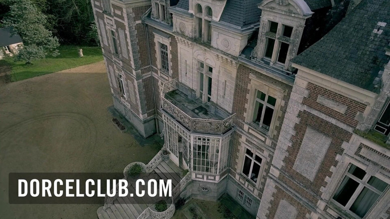 Dorcel Club: Hot threesome with 2 gorgeous babes