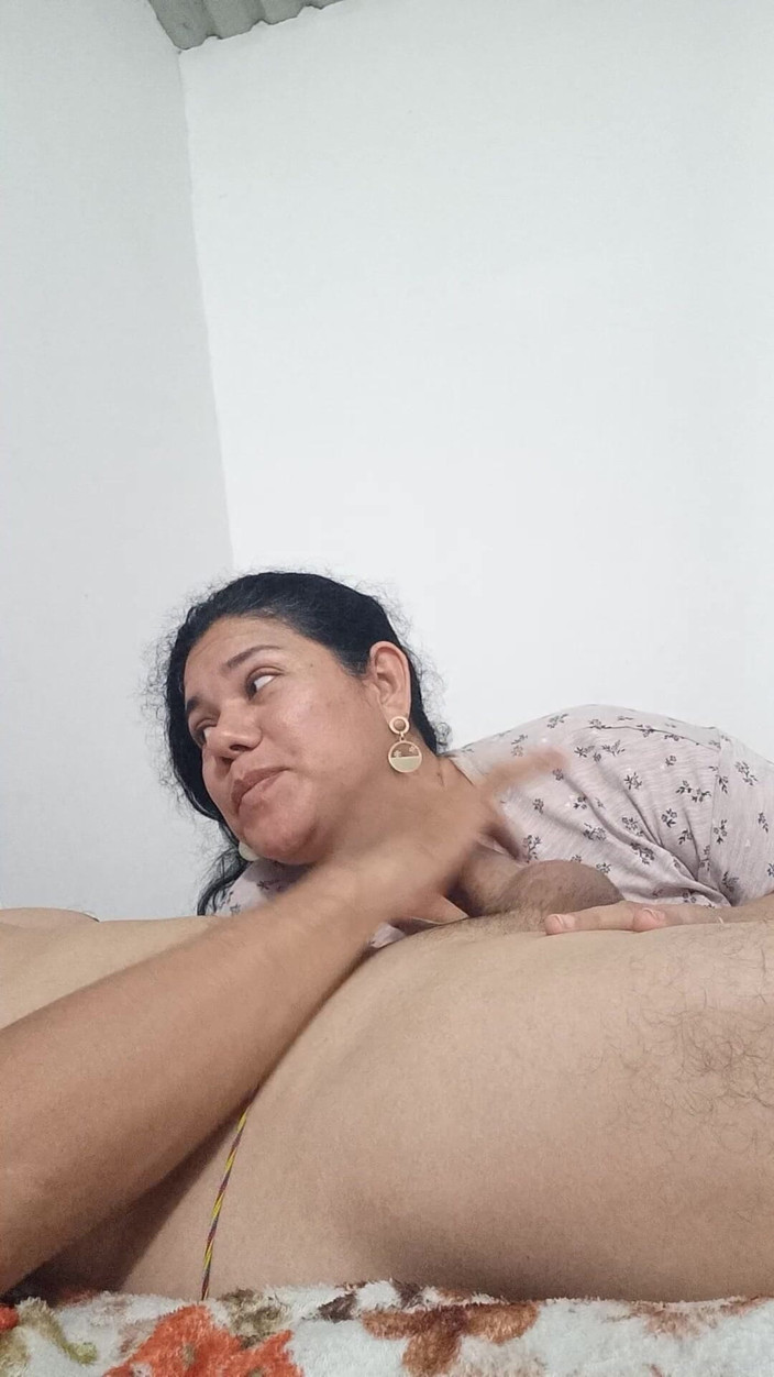 Valkyrie and Luigy Couple: Přítelkyně saje lahodné hluboké hrdlo