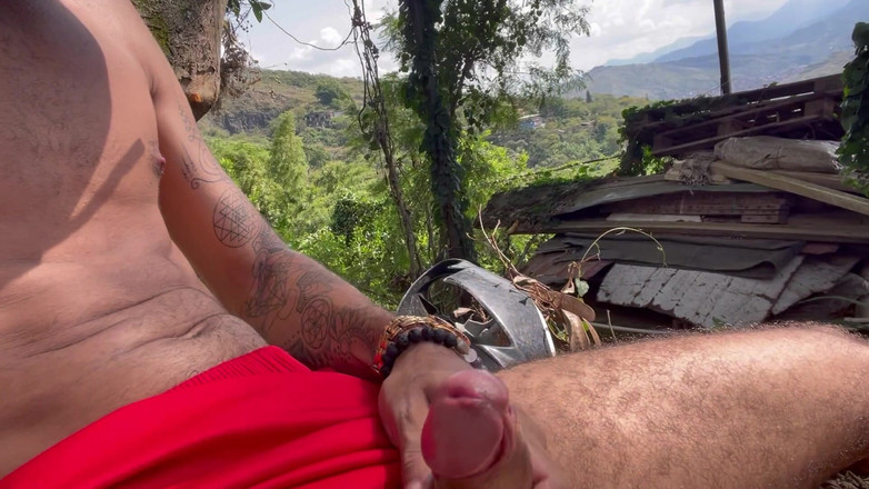 vergar4_daviid: Mergeam și am ajuns să mă masturbez într-un loc public