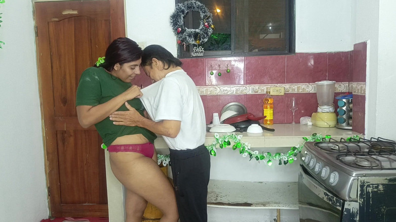 Lady: Stepfather Fucks His Big-assed Stepdaughter in the Kitchen