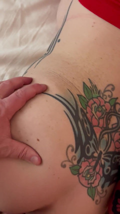 DirtyRedHooker: 快速晨间性爱！