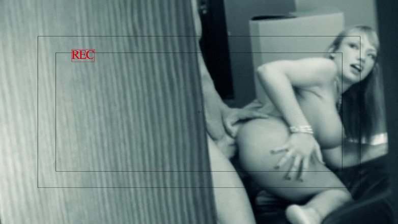 Busty big boobs: Maya Hills, o curvă rusoaică infidelă cu două țâțe mari și păr...