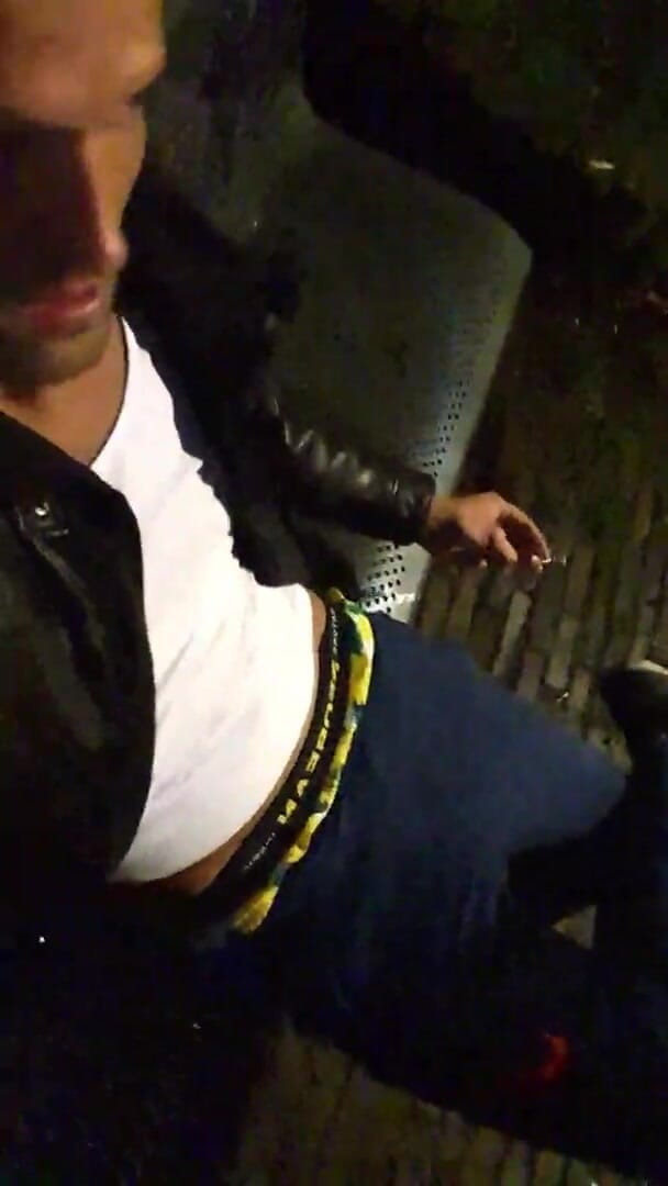 Slutboyben: Slutboyben Cam4 야외 돼지 브레인 푸크 난 공개 캠4 쇼를 완료