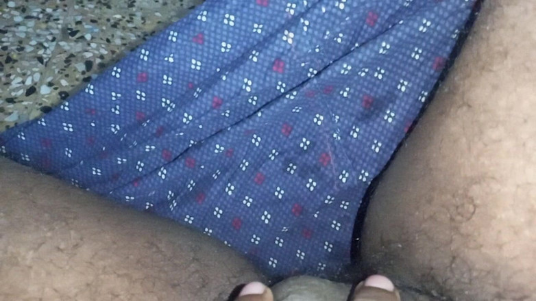 Sweet Indian cock: Cậu bé cu to Ấn Độ ngoài trời masterbate