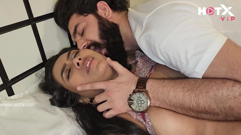 Indianxxx nude: La bella matrigna ha convinto il figliastro a fare sesso...