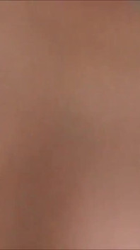 Sexe romantique avec une brune