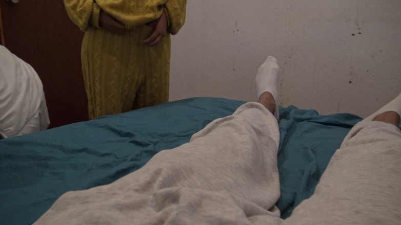 Stepmom Susan: Nadržená nevlastní matka vstoupí do ložnice nevlastních synů, aby si...