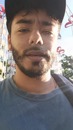 Tommhot: Esercizio al parco finisco a correre e sborrare nel bagno...