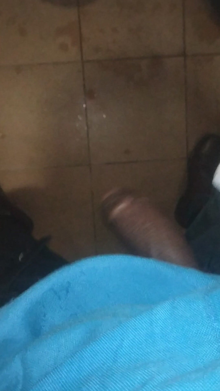 Tamil 10 inches BBC: Sesi toilet seksi Tamil10inchesbbc