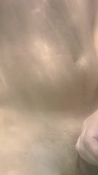 Złapaliśmy! Mój nauczyciel handjobs My Cock Underwater on Nude Beach Public Sex