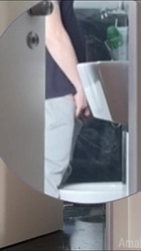 Kom på min flatmate pissar på cam.