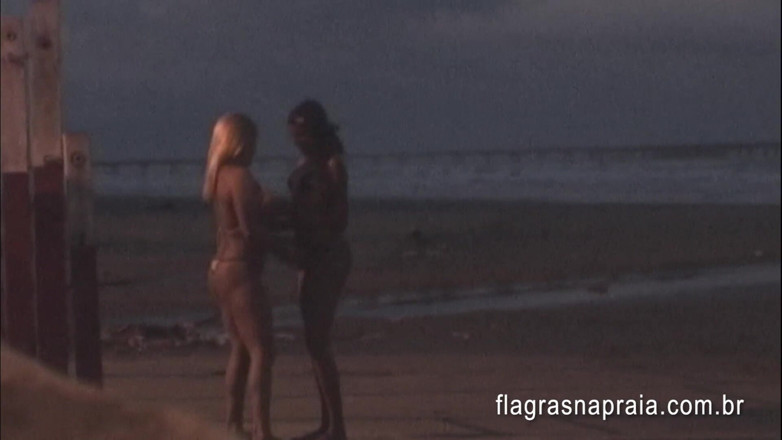 Amateurs videos: My wife's first time with another woman on the beach
