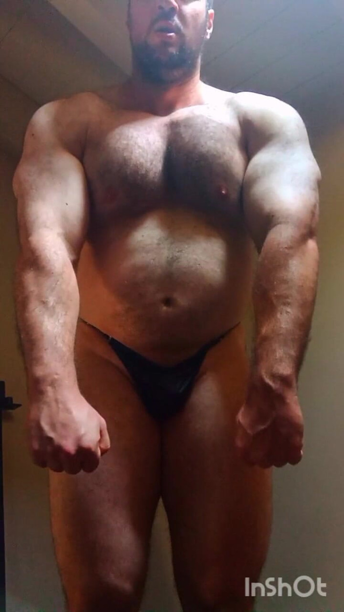 Markwolf: Shoulders Training and Posing