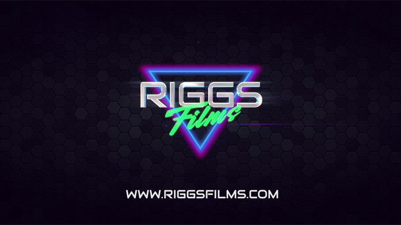 Riggs films: Kayla Lea吹箫