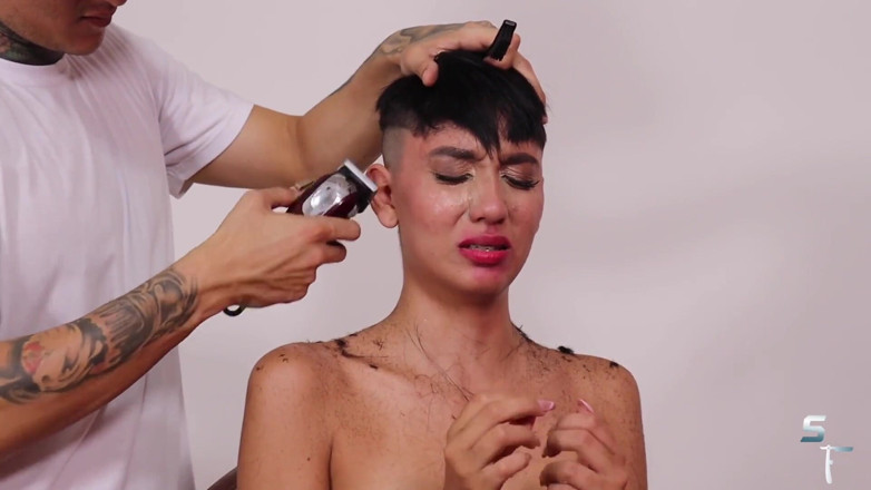 Shave Flix: Alice và Lizzie