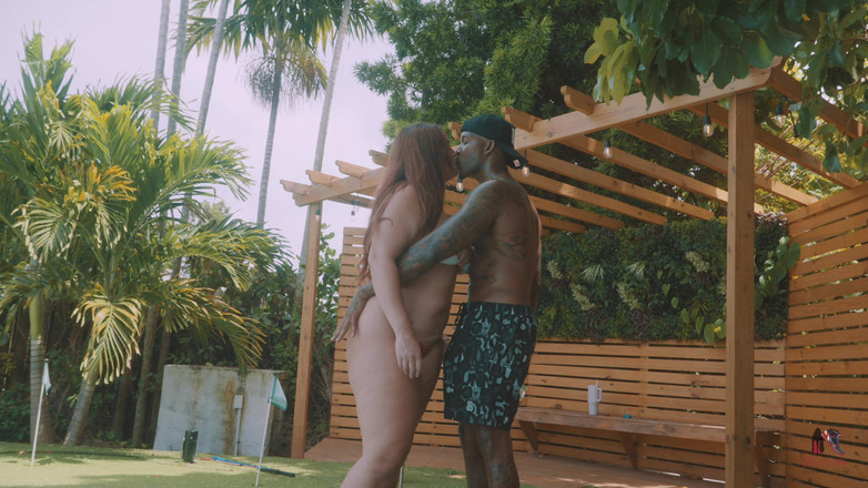 Red bottom productions: Baise Sexy Au Bord De La Piscine