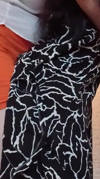 Eu fui fodida rapidamente por meu chefe do domme milf na cozinha do escritório compartilhado