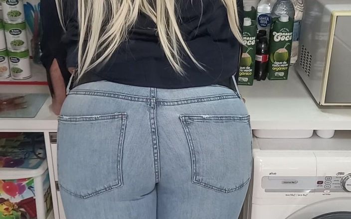 Sexy ass CDzinhafx: Sexy Ass in Mini Skirt