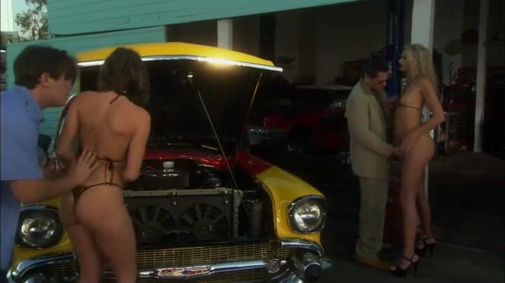 Tight little babes: Wanita pencuci mobil pirang muda disetubuhi dengan keras di lubang...