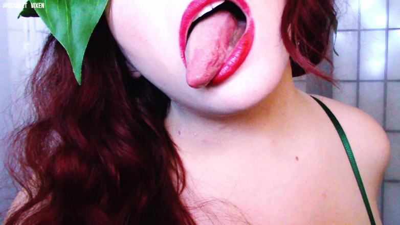 Scarlet Vixen: La boca adictiva de Lady Ivy