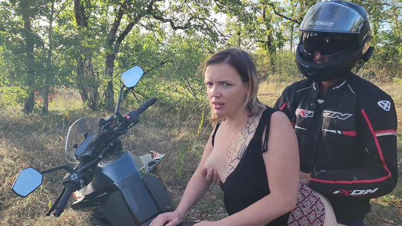 Sexymarghot: Biker Fucks Me on This Motorcycle in Threesome with My...