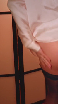 Drăguță întâlnire romantică cu striptease și ejaculare cu pizdă