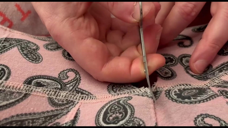 MissFFW: Fuckbuddy boksörlerimi kesiyor ve dildoyla beni sikiyor