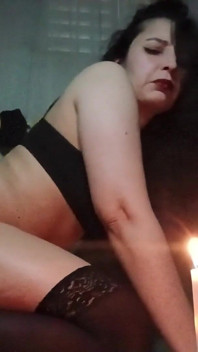 Cute teen viene ininterrottamente e riceve una sborrata dentro