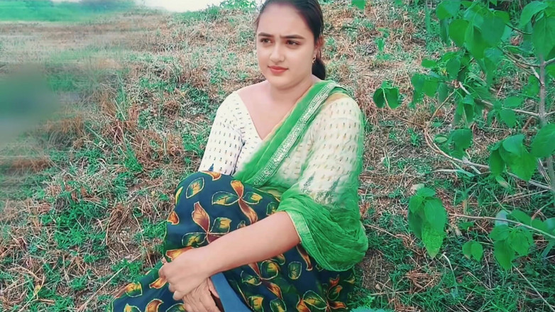 Your Soniya: Village girl is having fun in the forest, beautiful girl...